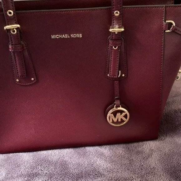 Michael Kors Voyager Medium Crossgrain Tote Bag